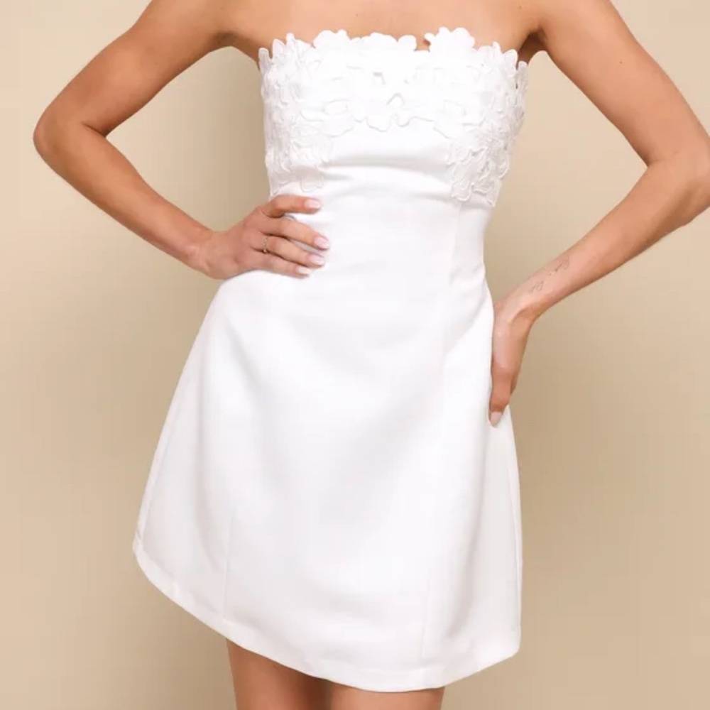 Lulus - “Unforgettable Icon White Satin Strapless Floral Mini Dress”